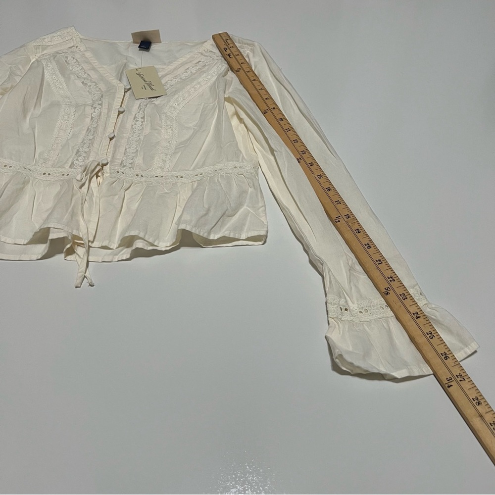 NWT Universal Thread Women's Ruffle Long Sleeve Lace Trim Blouse- Cream (S) - Picture 4 of 9